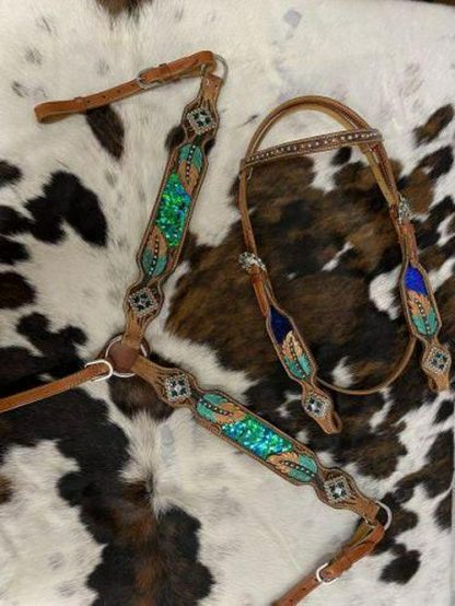 Hand Painted Browband Headstall And Breastcollar Set With Feather Design. - Image 3